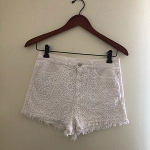NWOT Detailed white shorts